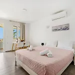 Oniropetra Mykonos 公寓 Plintri