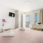 Oniropetra Mykonos Plintri